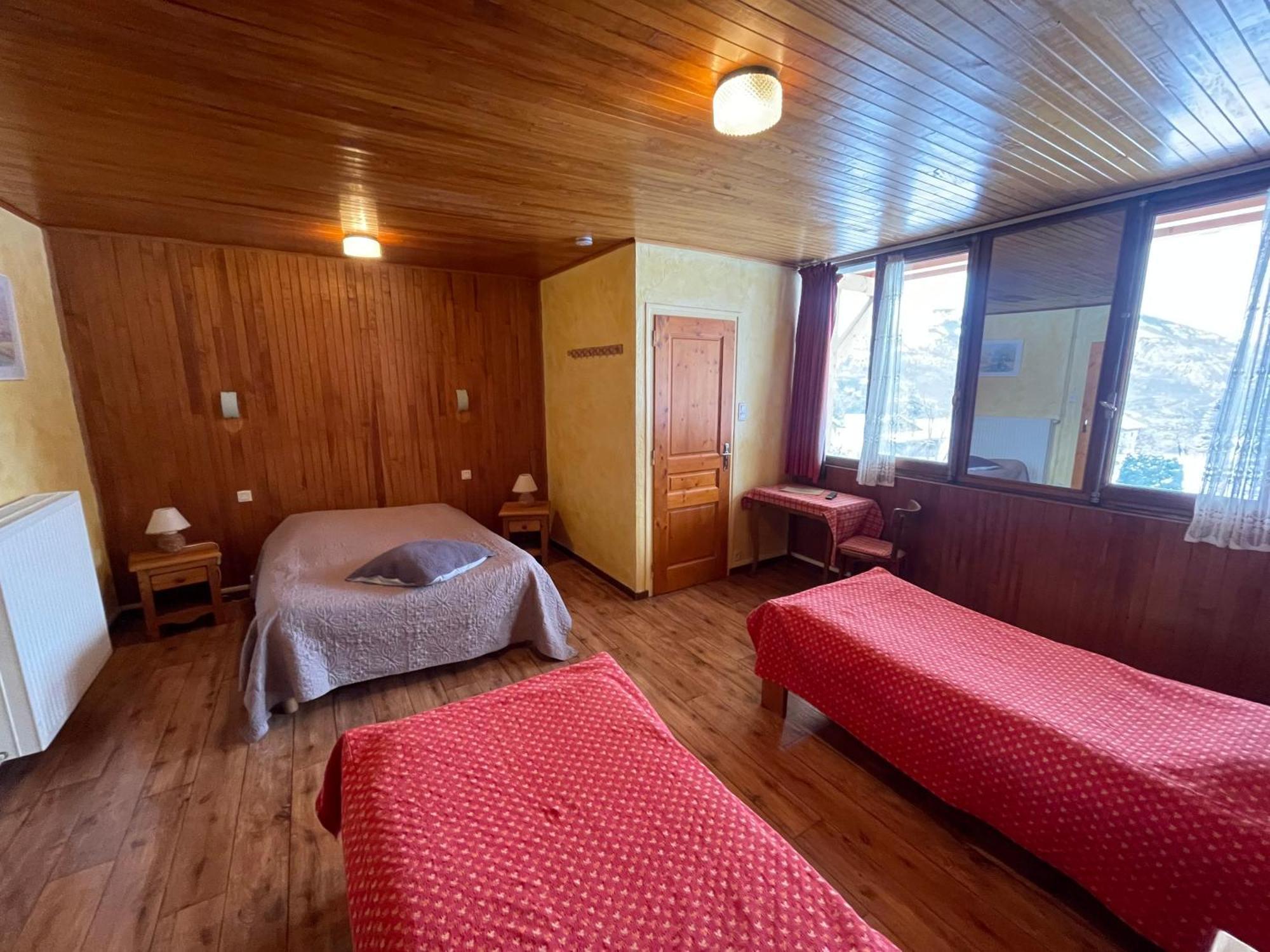 Les Sorbiers Hotel Montricher-le-Bochet Bagian luar foto